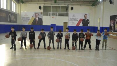 Yıldırım Gençlik ve Spor Merkezi’nde yaz aylarını değerlendirmek isteyen gençler