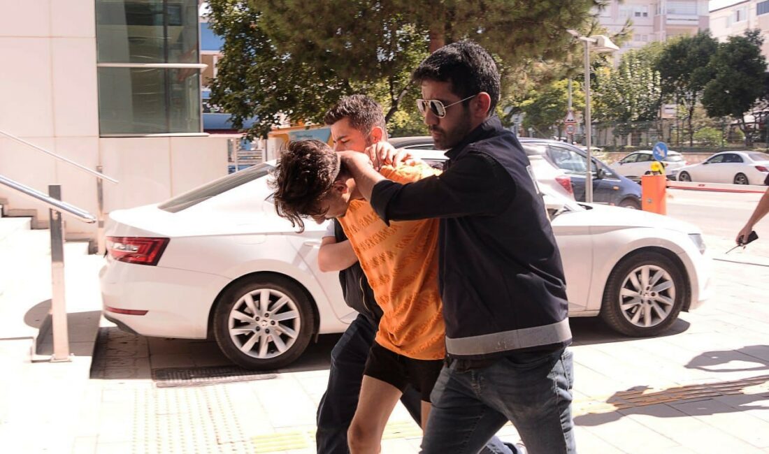 Mudanya’da “oto faresi” tutuklandı Bursa'nın Mudanya ilçesinde, 10 gün içinde 3 otomobil, 1 motosiklet