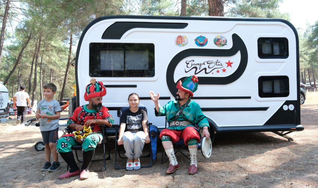 Karagöz Şenlikleri doğaseverleri bir araya getirdi Bursanın Orhangazi ilçesinde gerçekleştirilen "Karagöz Şenlikleri Kamp, Karavan ve Rafting