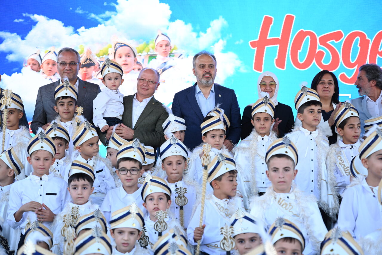 Bursa Büyükşehir Belediyesi, 9'uncu defa geleneksel toplu sünnet şöleni düzenledi.