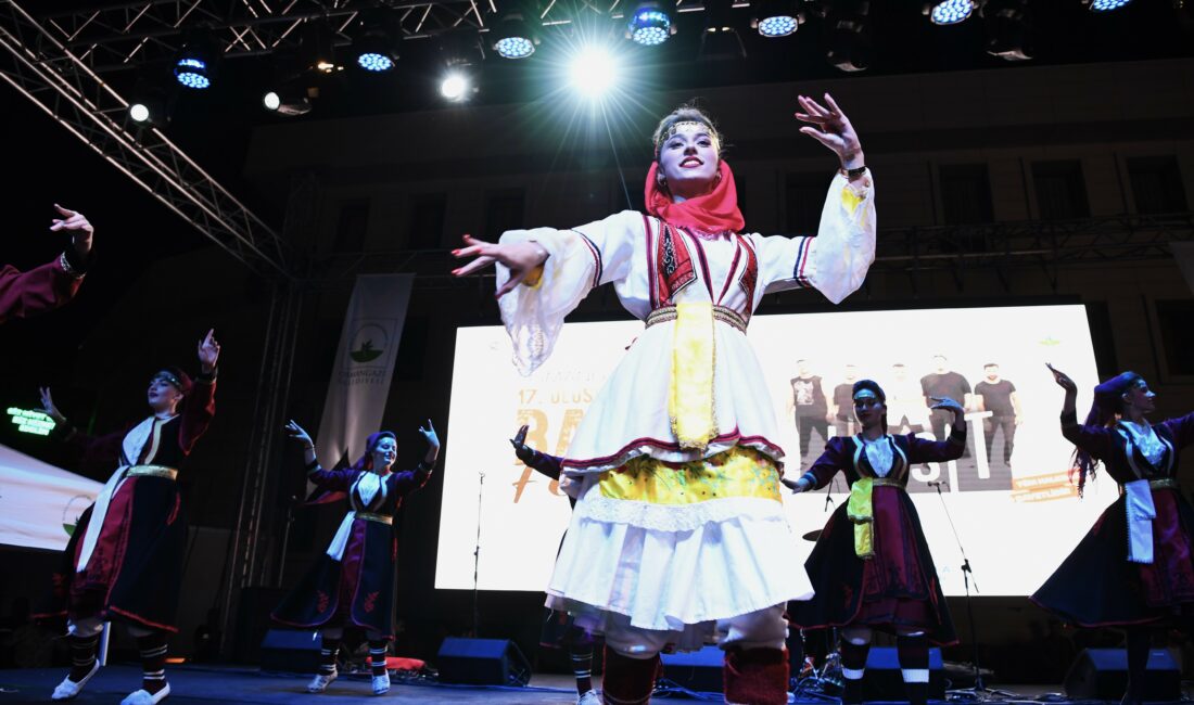 Osmangazi’de Balkan esintileri Osmangazi Belediyesi’nin destekleriyle bu yıl 17’incisi gerçekleşen Balkan Festivali, büyük