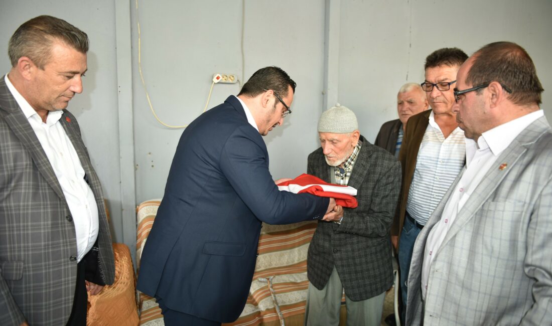 Bursa’da, “Nuri Dede”nin tabutuna Türk bayrağı asıldı Barış Pınarı Harekatı sırasında söylediği, "Üç sene askerlik yaptım, yine