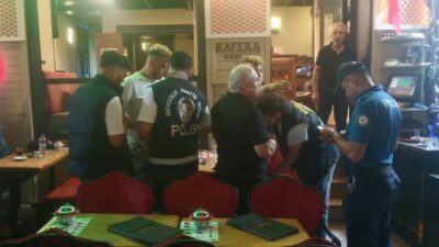 İstanbul'un Beyoğlu ilçesi Taksim çevredinde gerçekleştirilen helikopterli asayiş denetiminde çeşitli