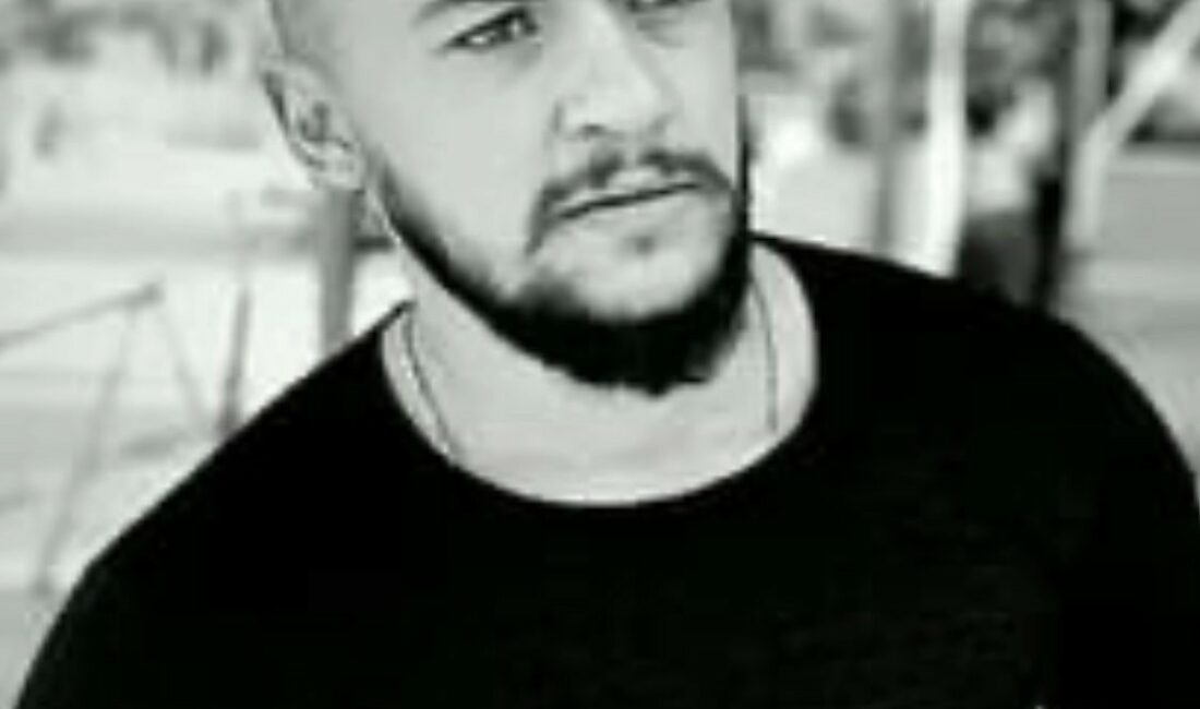 Balıkesir’deki otel odası cinayetinin şüphelisi Ankara’da yakalandı Balıkesir'in Ayvalık ilçesindeki bir otel odasında Mert Merey'i tabancayla öldürdüğü