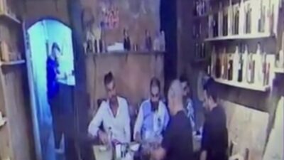 İstanbul'un Beyoğlu ilçesinde, arsa satışı bahanesiyle bir kişiden aldıkları 60