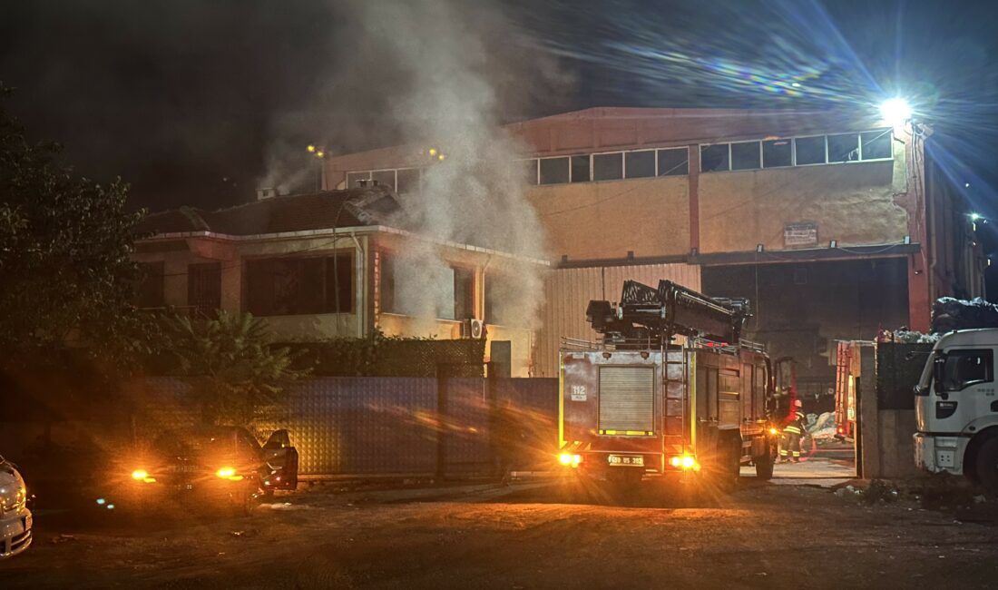 Tekirdağ'ın Muratlı ilçesindeki bir hurda deposunda tüp patlaması nedeniyle yangın