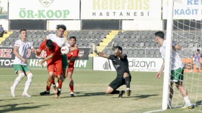 TFF 2. Lig Beyaz Grup ekiplerinden Bursaspor, deplasmanda karşılaştığı Nazilli