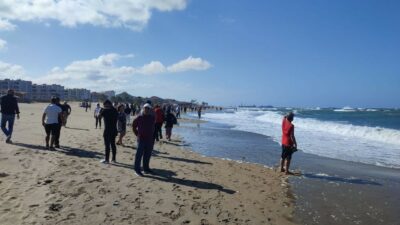 Sakarya'nın Karasu ilçesinde, yüzmek için denize giren 14 yaşındaki M.C.K.