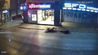 Bursa'nın Osmangazi ilçesinde, motosikletiyle başka motosikletliye çarpan sürücü ağır yaralandı.