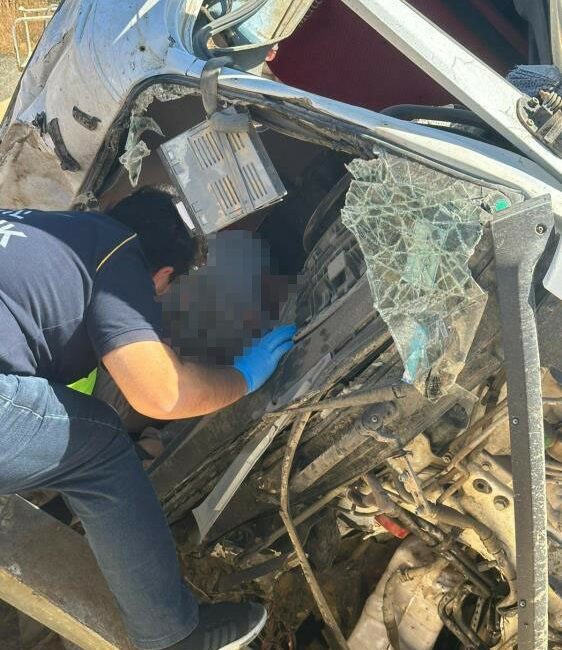 Bursa'nın İznik ilçesinde, 2 beton mikserinin çarpışması sonucu 1 kişi