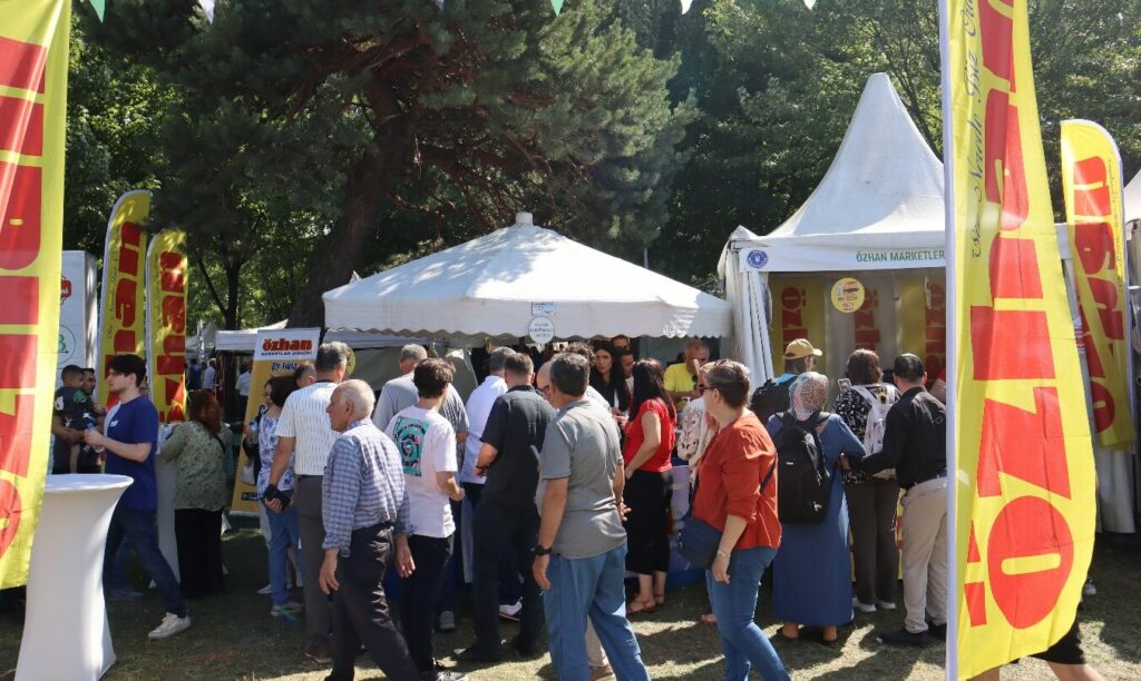 Özhan Market, Özhan lezzetlerini 2. Gastronomi Festivali'nde Bursalılarla buluşturdu.