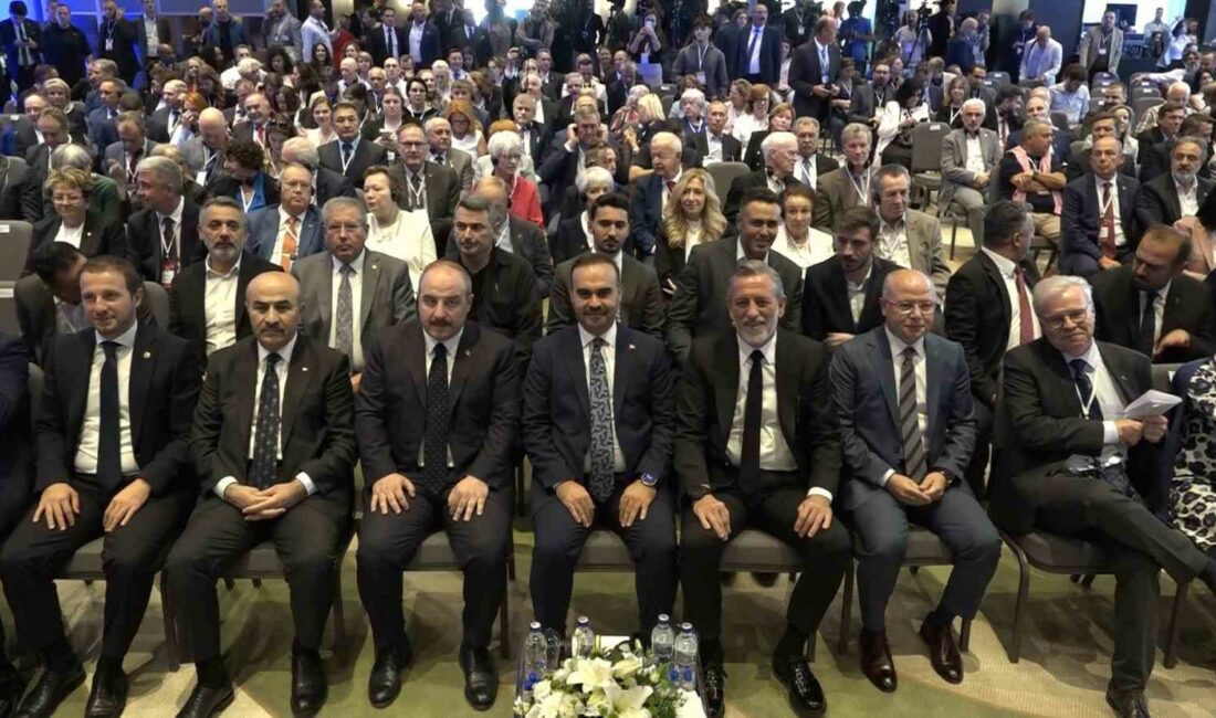 Dünyaca ünlü astronot ve kozmonotlar Bursa’da Bursa Ticaret ve Sanayi Odası’nın (BTSO) Türkiye’nin uzay ve havacılık