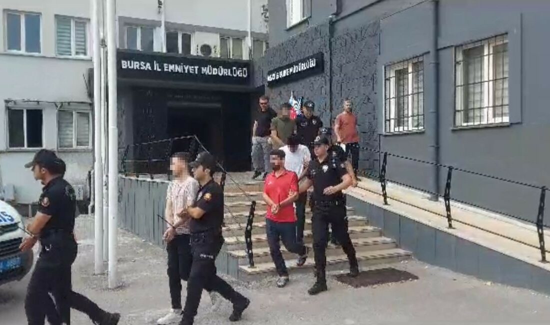 Bursa'da haklarında kesinleşmiş hapis cezaları bulunan 23 hükümlü gözaltına alındı.