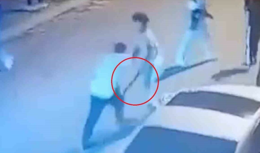 Bursa'nın Osmangazi ilçesinde, iki grup arasında çıkan satırlı ve bıçaklı