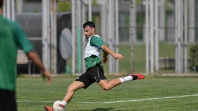 Bursaspor, TFF 2. Lig’in 6. haftasında oynayacağı Beyoğlu Yeni Çarşı