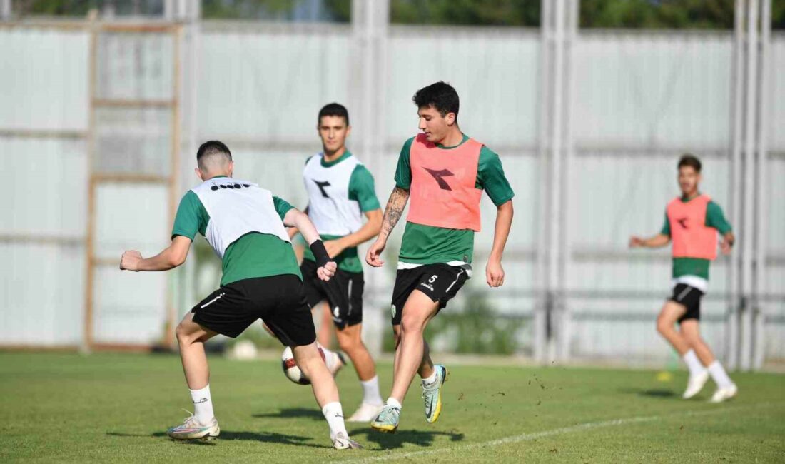 TFF 2. Lig ekiplerinden Bursaspor, sahasında oynayacağı Ankaraspor maçı hazırlıklarını