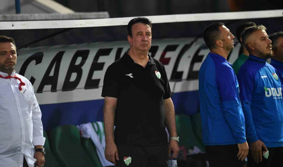 Bursaspor Yalçın Gündüz ile yollarını ayırdı Bursaspor, teknik direktör Yalçın Gündüz ile karşılıklı olarak yolları ayırdı.