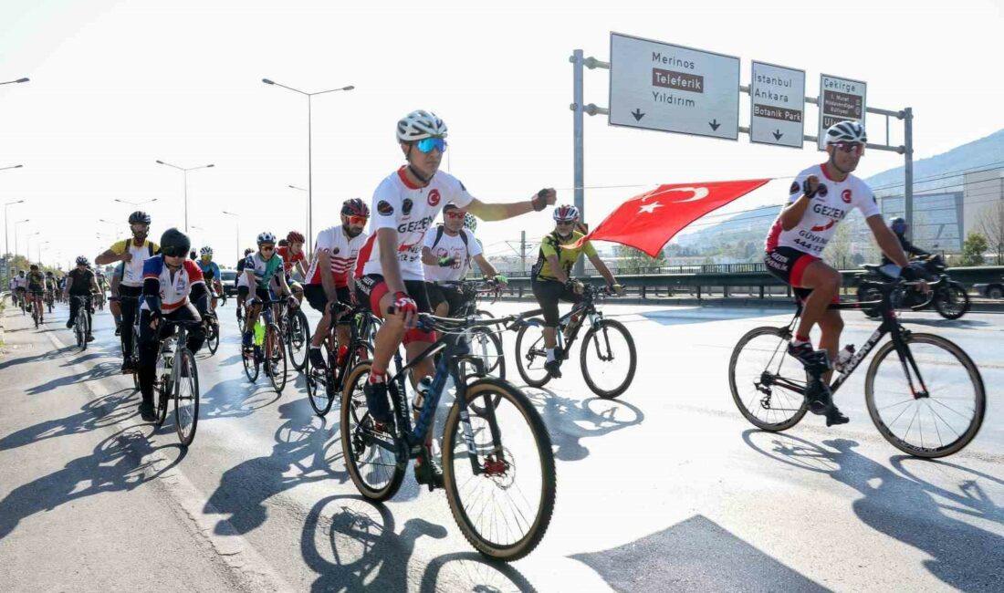 Cumhuriyet için Tophane’den Mudanya’ya pedal çevirdiler