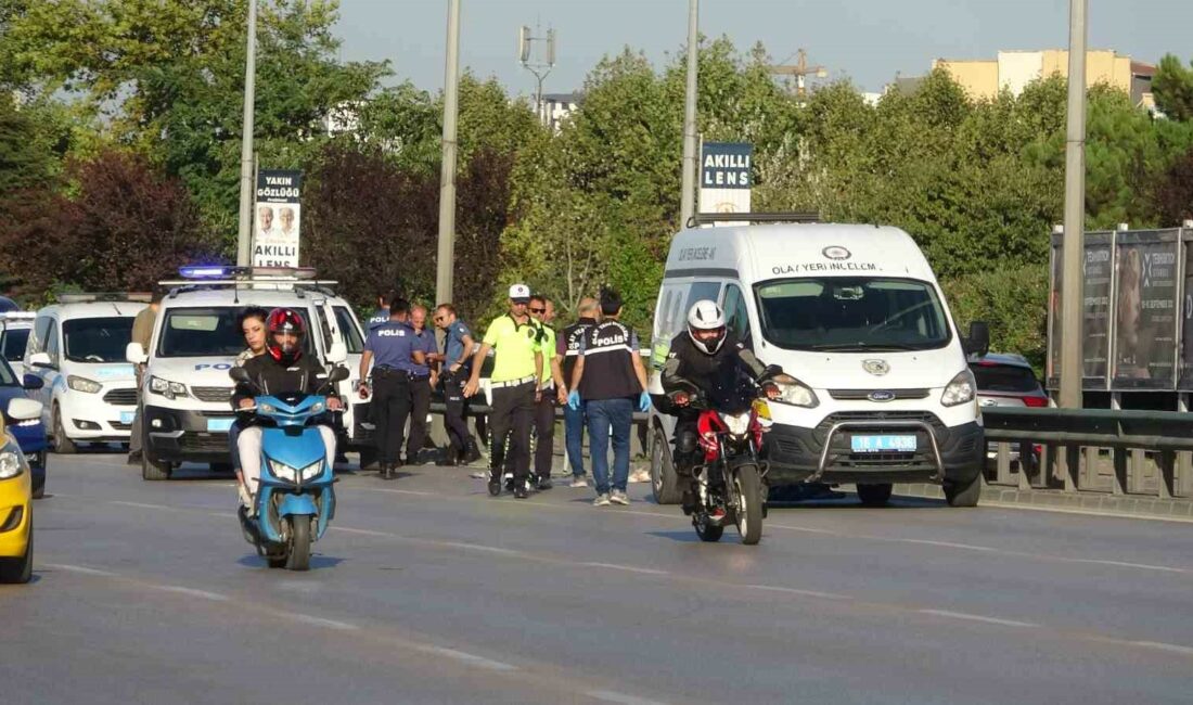 Bursa’da refüje çarpan motosikletli öldü Bursa'nın Osmangazi ilçesinde, motosikletiyle refüje çarpan sürücü hayatını kaybetti.