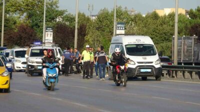 Bursa'nın Osmangazi ilçesinde, motosikletiyle refüje çarpan sürücü hayatını kaybetti.