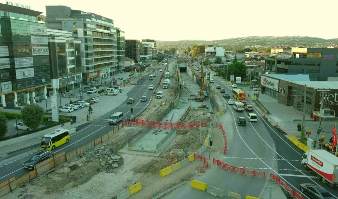 Bursa’da, Geçit yolundaki trafik çilesi bitti Bursa'nın Nilüfer ilçesinde Bursa YHT projesi gar yapım çalışmaları ve