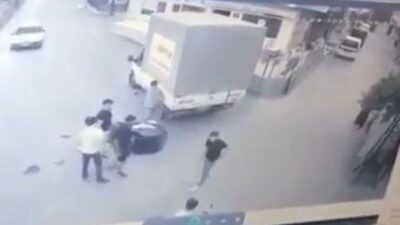 Bursa'nın Osmangazi ilçesinde 2 kişinin yaralandığı motosiklet kazası güvenlik kamerası