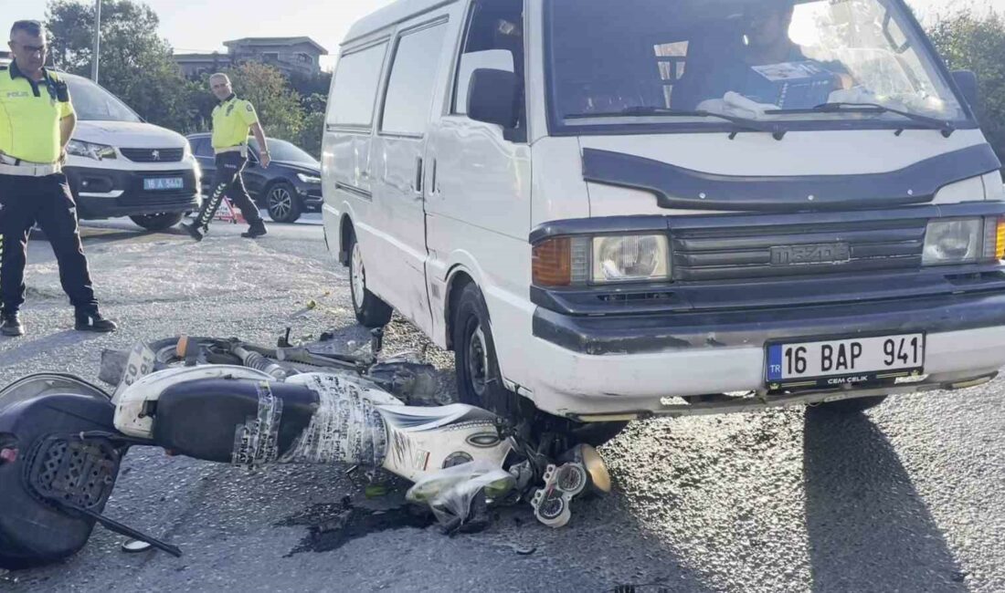 Bursa’da minibüsün çarptığı motosikletli ağır yaralandı Bursa'nın Mudanya ilçesinde, motosikletle minibüsün çarpışması sonucu meydana gelen kazada
