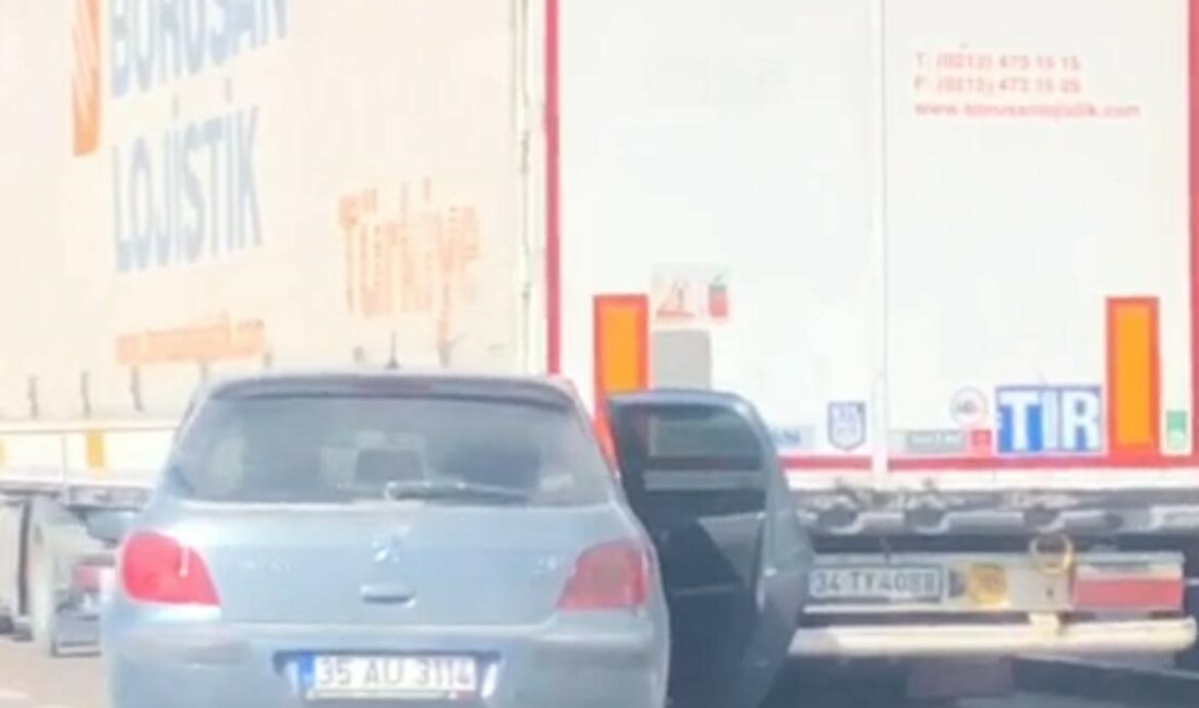 Bursa'nın Osmangazi ilçesinde, park halindeki tıra arkadan çarpan otomobil sürücüsü