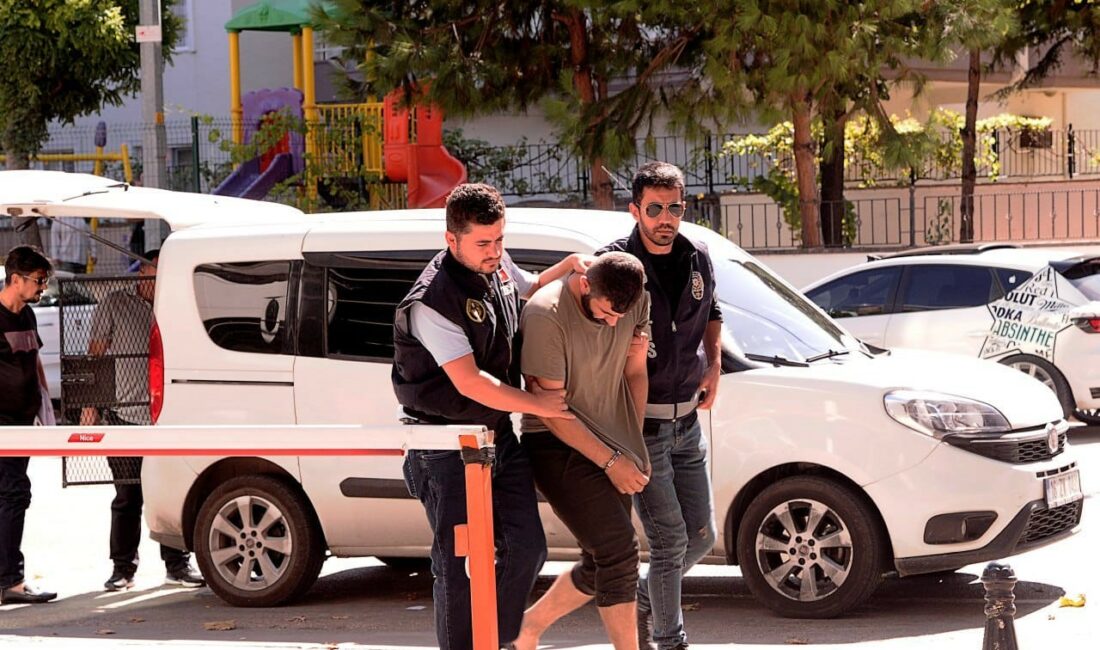 Mudanya’da tespih paketinde elektronik sigara yakalandı Bursa'nın Mudanya ilçesinde, tespih paketine gizlenmiş 200 elektronik sigara ele