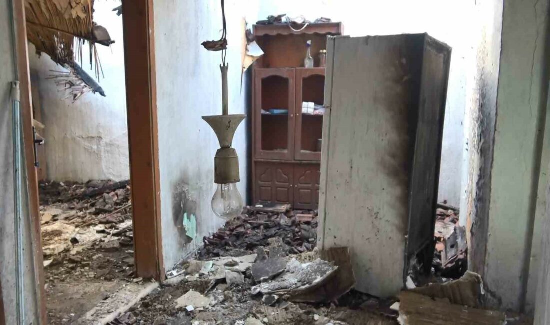 Bursa'nın Osmangazi ilçesinde, yangın çıkan evde mahsur kalan 76 yaşındaki