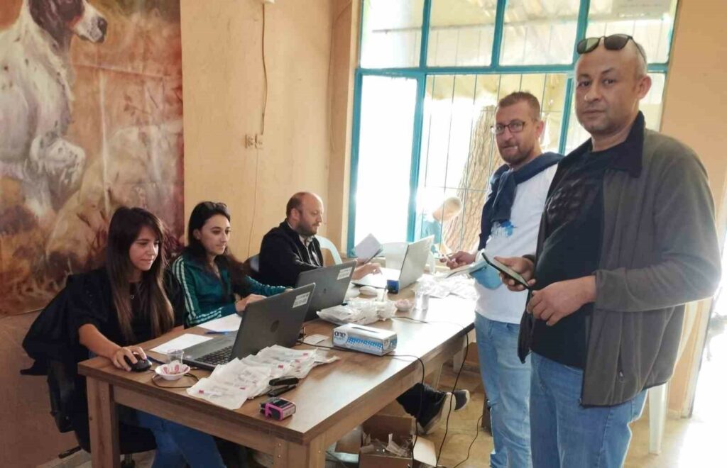 MUSTAFAKEMALPAŞA’DA EVCİL HAYVANLARA ÇİP TAKTIRILMASI ZORUNLULUĞU KAPSAMINDAKİ YASAL UYGULAMA HIZLA