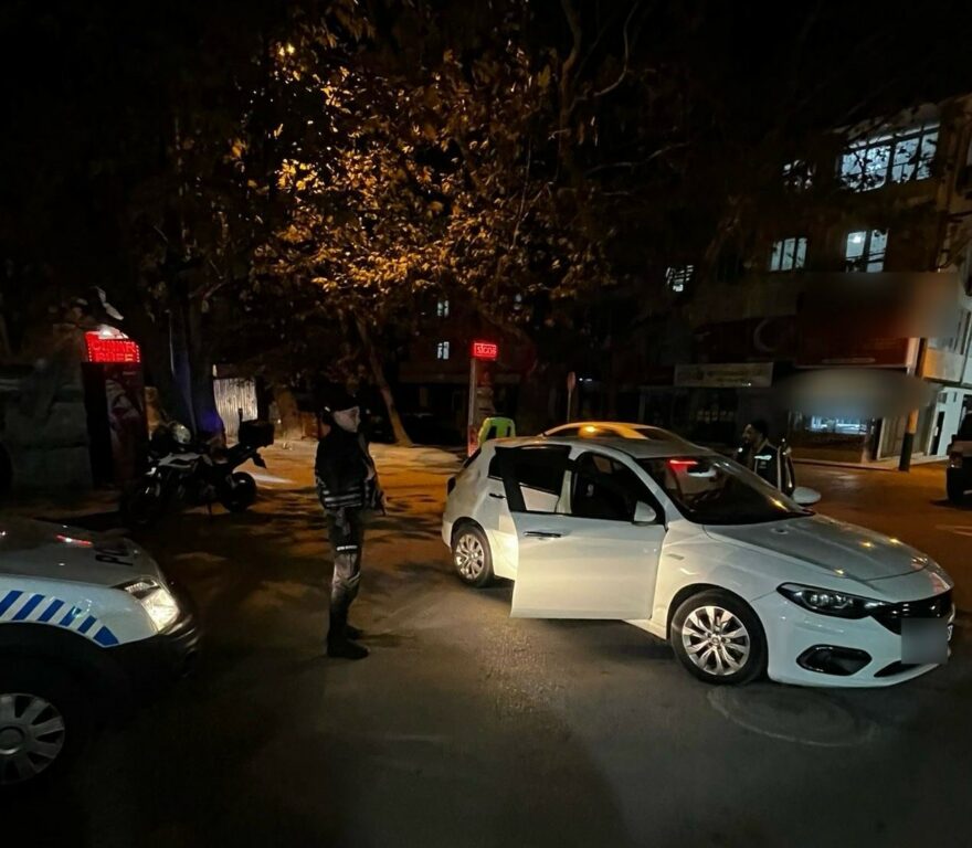 BURSA İL EMNİYET MÜDÜRLÜĞÜ’NE BAĞLI EKİPLER SABİT YOL VE MOTOSİKLETLİ