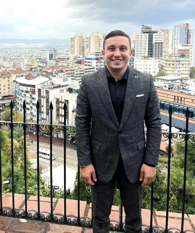 Bursa Ülkü Ocakları’ndan “uyuşturucuya hayır” kampanyası BURSA ÜLKÜ OCAKLARI İL BAŞKANLIĞI TARAFINDAN BAŞLATILAN ‘UYUŞTURUCUYA HAYIR SANAT