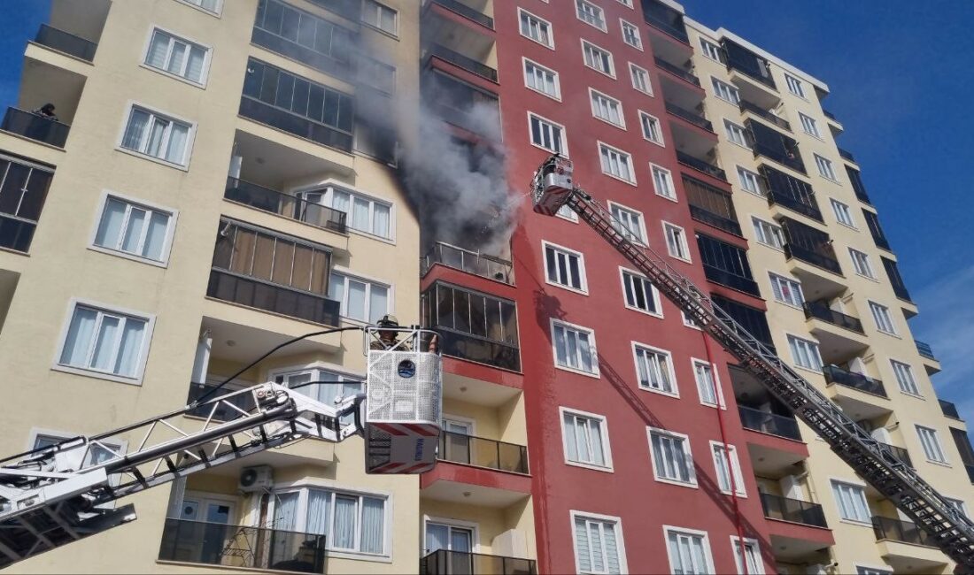 Bursa’da 11 katlı apartmanın 5. katında mutfakta başlayan yangın tüm
