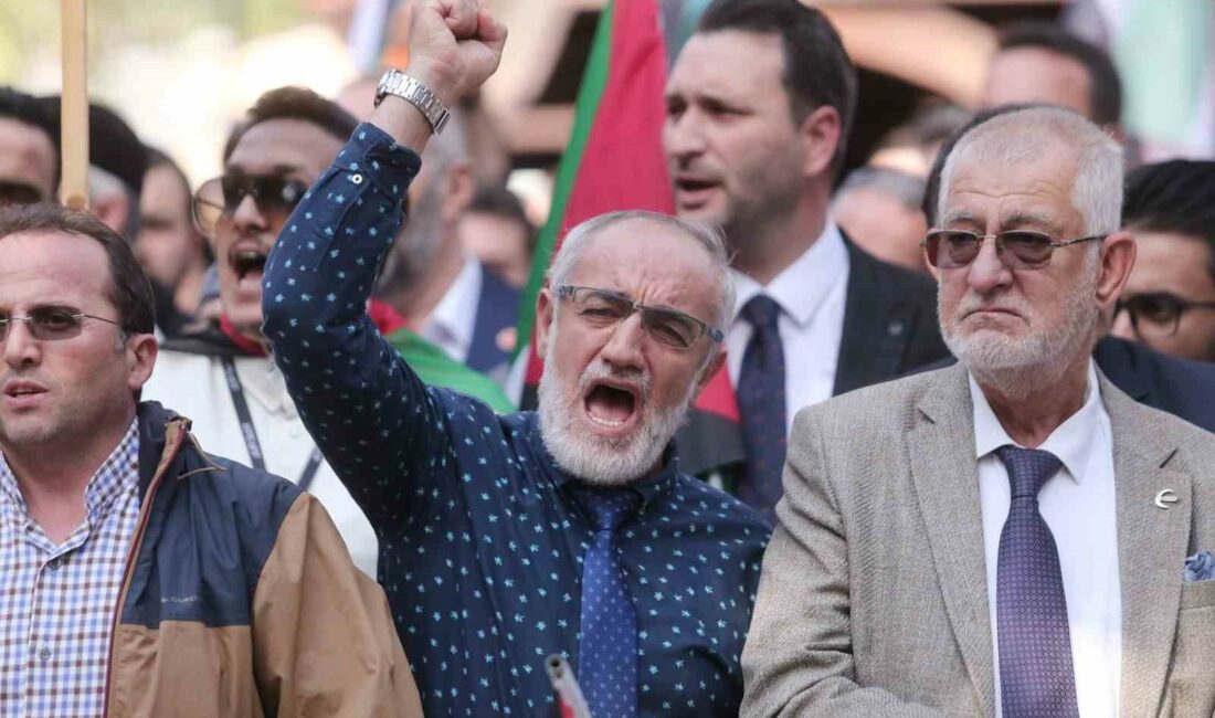 Bursa Gönüllü Kuruluşlar Platformu, Filistin’e destek için cuma namazı sonrası