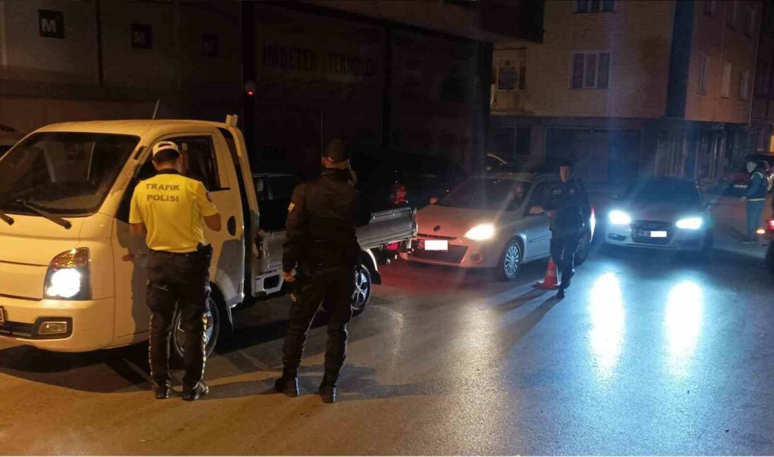 Bursa’da “huzur” uygulamalarına tam gaz devam Bursa Emniyet Müdürlüğü Asayiş Şube Müdürlüğü koordinesinde narkotik, hırsızlık, uygunsuz