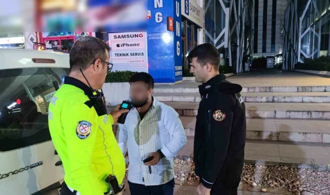 Bursa’da ‘huzur’ uygulaması: 14 kişi yakalandı BURSA İL EMNİYET MÜDÜRLÜĞÜ, KENT MERKEZİNDE VATANDAŞLARIN CAN VE MAL