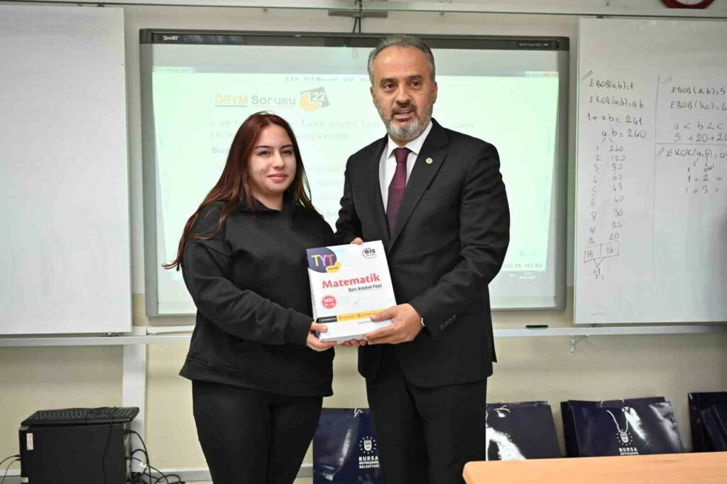 Bursa’da üniversite adaylarına ücretsiz kurs desteği BURSA’DA BUGÜNE KADAR BİNLERCE GENCİ ÜCRETSİZ YKS KURSLARI İLE ÜNİVERSİTEYE
