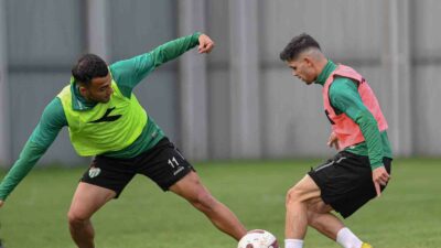 BURSASPOR'DA BUCASPOR 1928 MAÇI HAZIRLIKLARI BUGÜN YAPILAN İDMANLA DEVAM ETTİ.