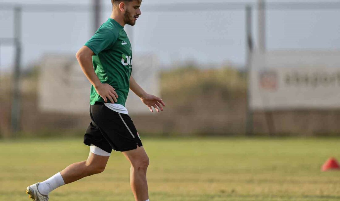 Bursaspor çalışmalarını Antalya’da sürdürüyor BURSASPOR, SERİK BELEDİYESPOR MAÇI HAZIRLIKLARINI ANTALYA'DA SÜRDÜRÜYOR.