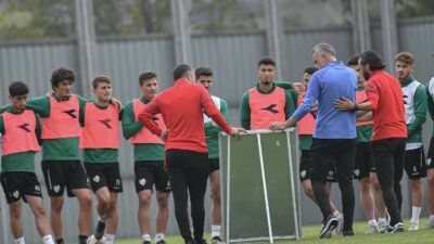 BURSASPOR GÜNÜ ÇİFT ANTRENMANLA TAMAMLADI.