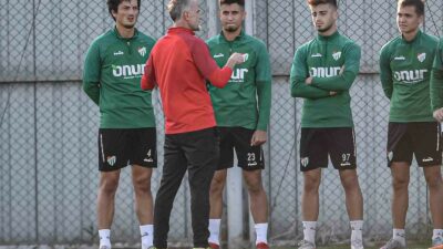 BURSASPOR'DA YENİ TEKNİK DİREKTÖR MURAT SÖZKESEN İLK İDMANINA ÇIKTI.