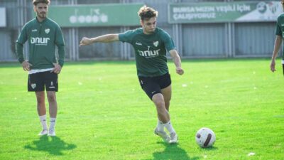 Bursaspor’da Ankara Demirspor maçı hazırlıkları bugün yapılan idmanla devam etti.
