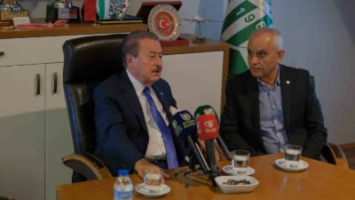 ESKİ DEVLET BAKANI VE BURSASPOR KULÜBÜ’NÜN ESKİ BAŞKANI CAVİT ÇAĞLAR,