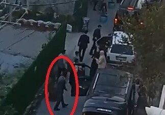 Bursa’da bir düğün konvoyundaki damadın yakını, havaya rastgele ateş açtı.