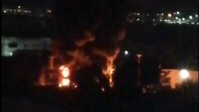 Bursa’da fabrika yanında bulunan plastik geri dönüşüm malzemelerinin tutuşmasıyla çıkan