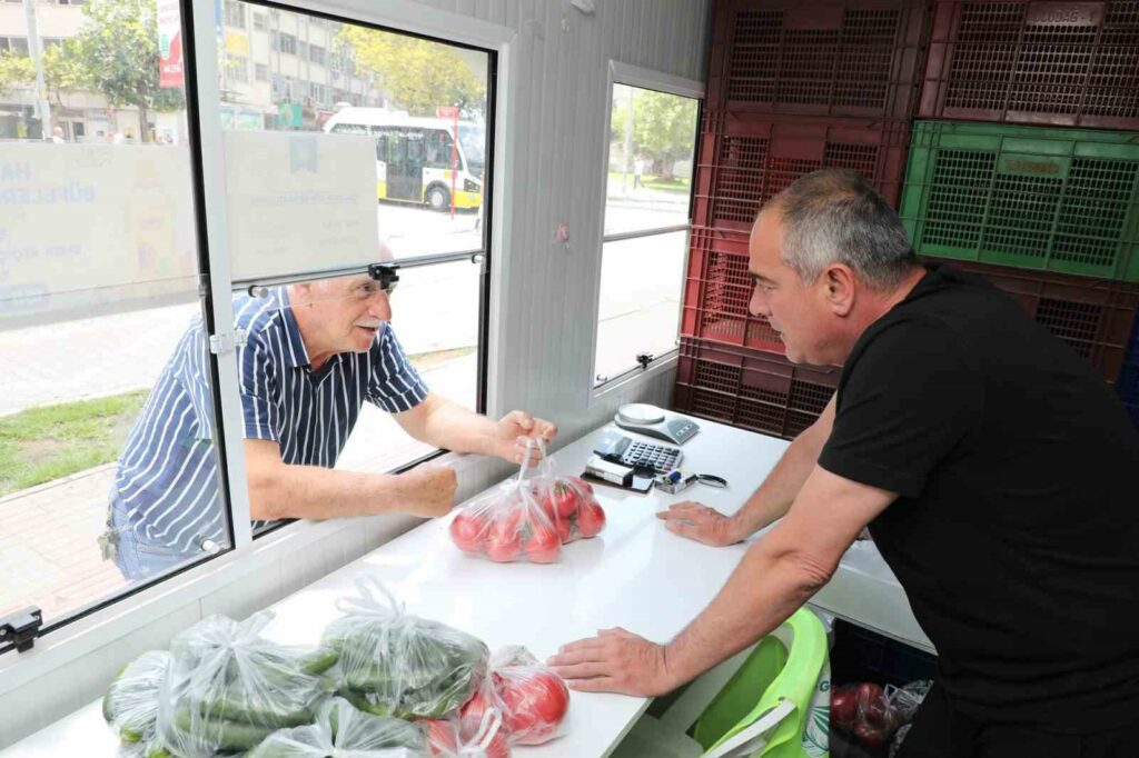 Gemlik’teki o büfeler 8 milyon adet ürünü vatandaşlara ucuz ve kaliteli bir şekilde ulaştırdı GEMLİK BELEDİYESİ’NİN İLÇENİN BEŞ FARKLI BÖLGESİNE KURDUĞU HALK BÜFELER, UCUZ
