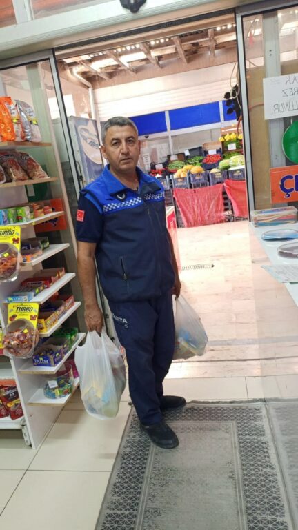 Gürsu zabıtası 280 ürüne el koydu GÜRSU BELEDİYESİ ZABITA EKİPLERİ, MARKETLERE YAPTIĞI DENETİMLERDE 280 ADET SON