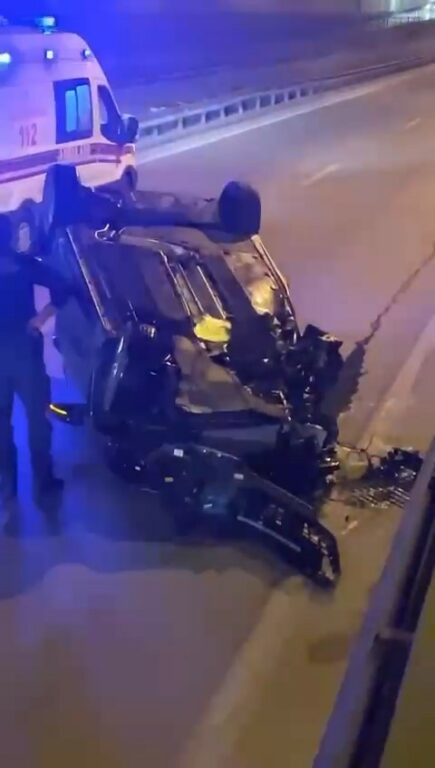 Kontrolden çıkan polis otomobiliyle takla attı BURSA’DA ARACIYLA SEYİR HALİNDEKİ POLİS MEMURU, DİREKSİYON HAKİMİYETİNİ KAYBEDİP TAKLA