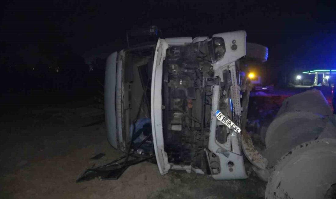 Bursa’da kaza yapan tırın sürücüsü kaçtı Bursa’da kontrolden çıkan tır tarlaya uçarak yan yattı. Tırın sürücüsü